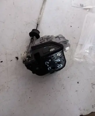 Audi A6 S6 C6 4F Front door lock