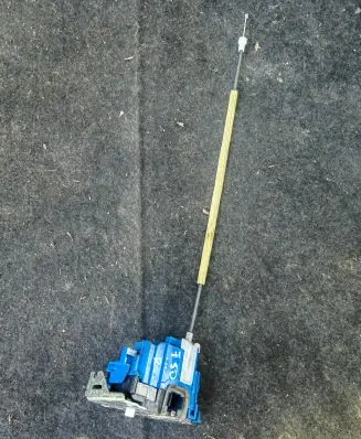 Fiat 500L Rear door lock