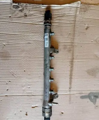 Volkswagen Golf VI Fuel main line pipe 03L130089B 600000602