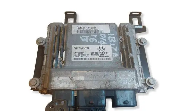 Volkswagen Polo V 6R Engine control unit/module ECU 06A906070D 5WY53290F SJM0S7D2559