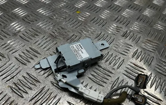 Subaru Outback Aerial antenna amplifier 286630200 0341824