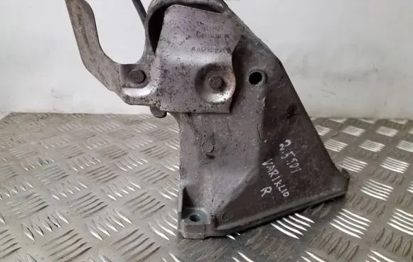 Audi A6 S6 C4 4A Engine mounting bracket 4A0199312