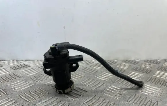 BMW 5 F10 F11 Turbo solenoid valve 702256270