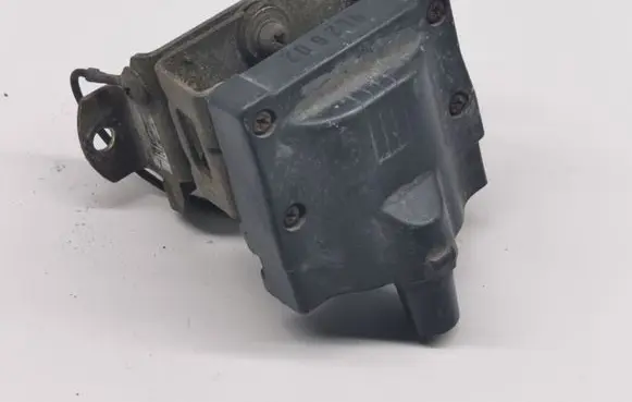 Suzuki Samurai High voltage ignition coil 3340080C1 1013115950