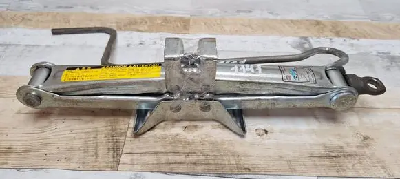Toyota Corolla Verso E121 Lift Jack 0911120110