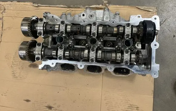 Dodge Challenger Engine head 1900A10630014