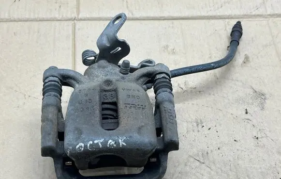 Skoda Octavia Mk3 (5E) Rear brake caliper