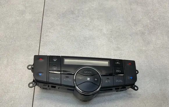 Nissan Pulsar Climate control unit 275003ZL0A