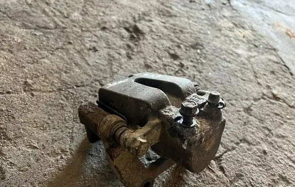Chrysler 300 - 300C Rear brake caliper