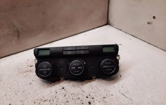 Volkswagen PASSAT B6 Climate control unit 74677530
