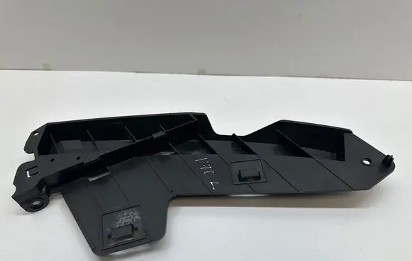 Front bumper mounting bracket