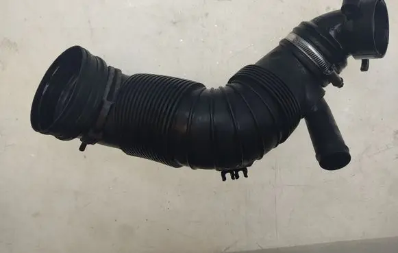 Volkswagen Jetta VI Turbo air intake inlet pipe/hose 3C0129635 3C0129654P 3C0129654AJ