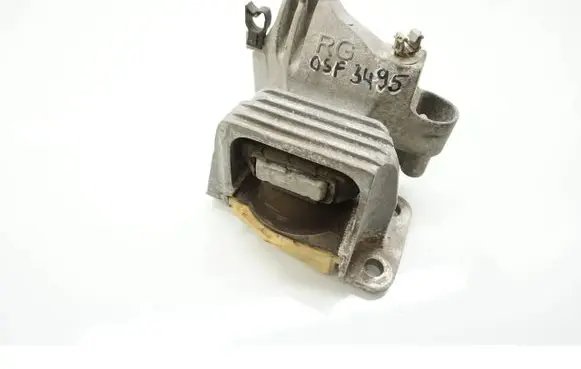 Renault Megane III Engine mount bracket 112100039R