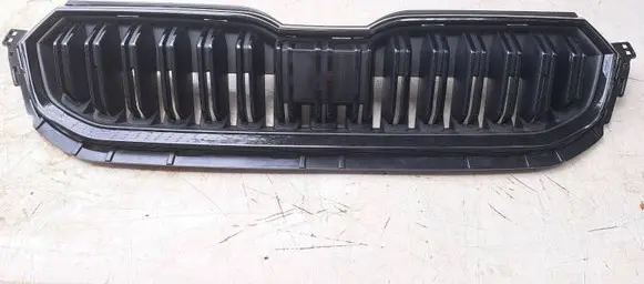 Skoda Kamiq Front bumper upper radiator grill 658853653C