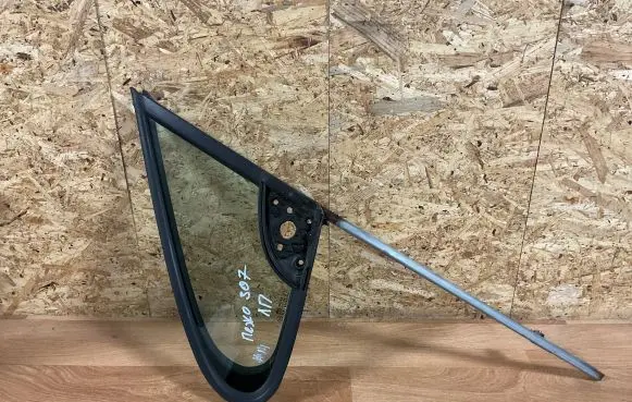 Peugeot 307 Front door vent window glass four-door 43R00048 DOT24AS2M68