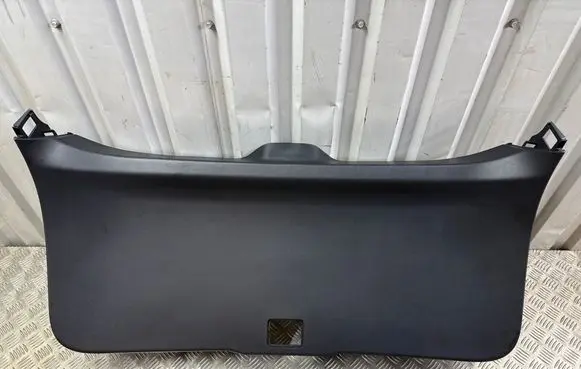 Tailgate trim