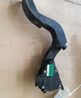 Audi A6 S6 C5 4B Accelerator throttle pedal 8D1721523E