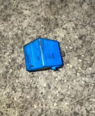 BMW 5 E39 Other relay 8364581 V23134K59X313