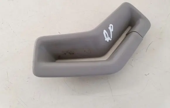 Volvo V70 Seat belt trim 