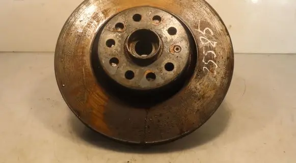 Volkswagen Tiguan Front wheel hub spindle knuckle