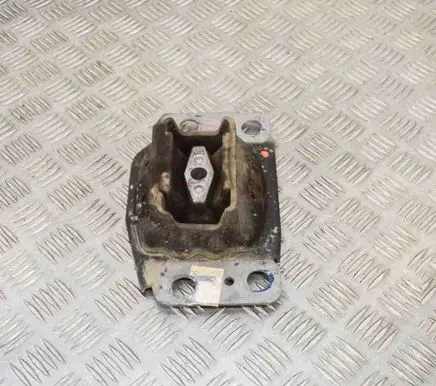 Ford Mondeo MK IV Engine mount bracket