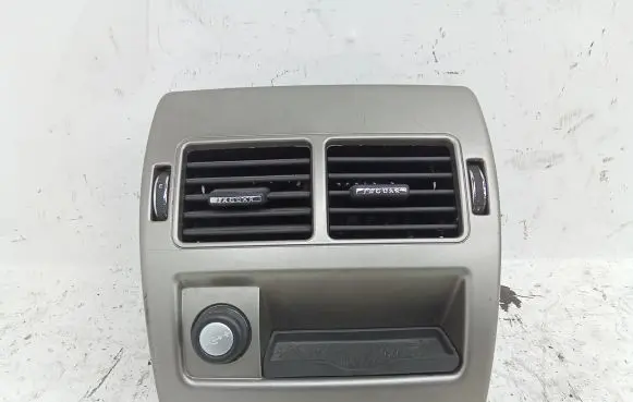 Jaguar XF X250 Rear air vent grill 