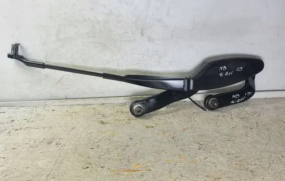 Mercedes-Benz E W211 Front wiper blade arm 2118240049 A2118240049