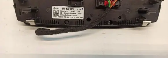 Audi Q2 - Climate control unit 8V0820047F