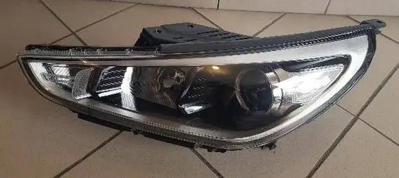 Hyundai i30 Headlight/headlamp 92101-G4000