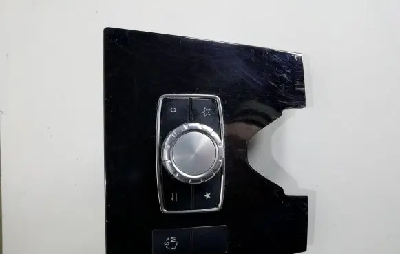 Mercedes-Benz E W212 Head unit multimedia control A2129051202 3389100100 11894743