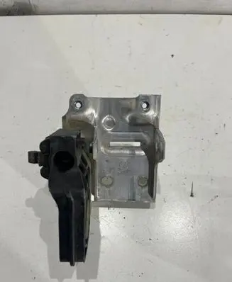 BMW 5 F10 F11 Radiator mount bracket 7186514 7207152 74314910