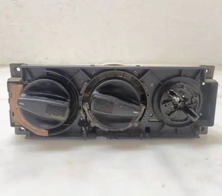 Volkswagen Golf III Climate control unit 1H0819045C 1H0820045C