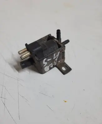 Mercedes-Benz E W124 Turbo solenoid valve 0015408697 LV0001