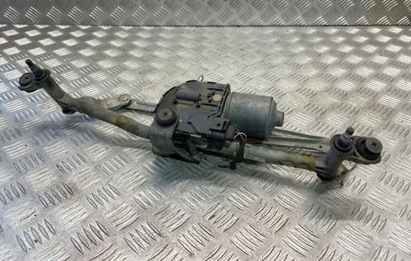 Front wiper linkage and motor