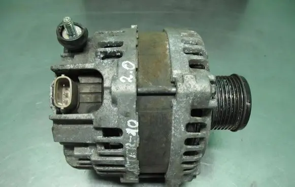 Subaru Forester SH Generator/alternator 23700AA640 3TX0581