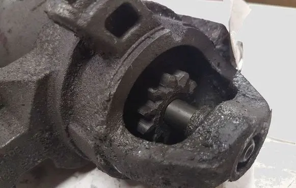 BMW 1 E81 E87 Starter motor 0001139002