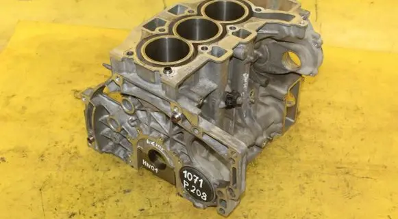 Peugeot 208 I Engine block 9676012010