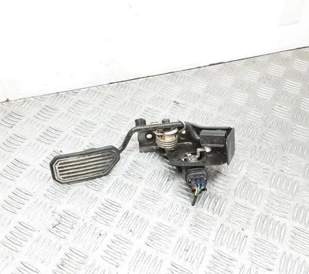 Toyota Avensis T250 Accelerator throttle pedal