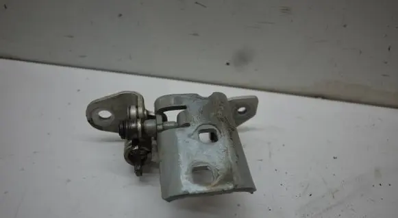 Chrysler Town u0026 Country V Front door upper hinge 879AE