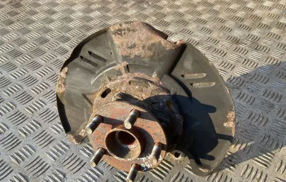 Subaru Outback Front wheel hub