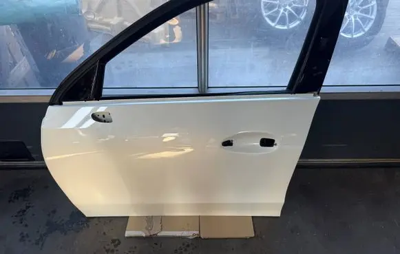 Mercedes-Benz GLC C254 Front door 