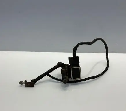 Mercedes-Benz E W211 Air suspension front height level sensor A0105427717 0105427717