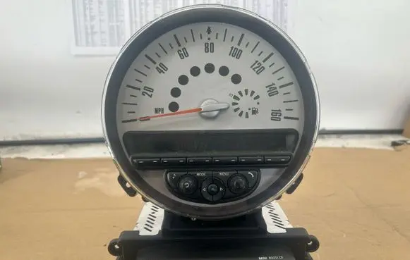 Mini One - Cooper Cabrio R52 Radio/CD/DVD/GPS head unit 13264010 3456871 VD1039B6137288
