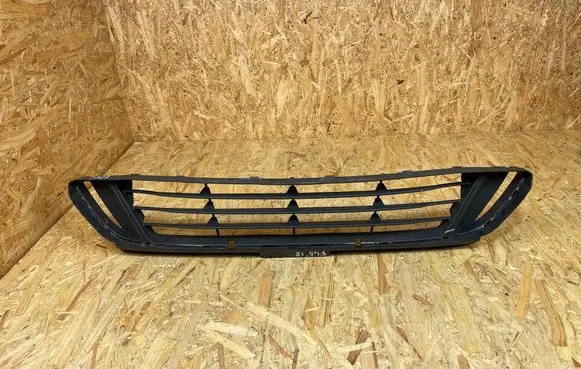Front bumper lower grill