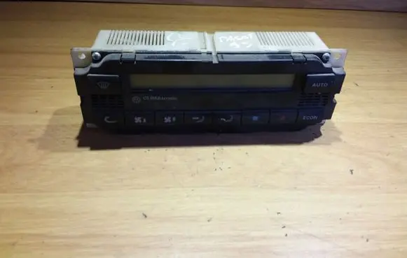 Volkswagen PASSAT B5 Climate control unit 5HB00761701