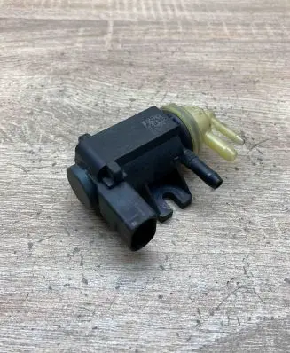 Volkswagen PASSAT B7 Turbo solenoid valve 1K0906627B