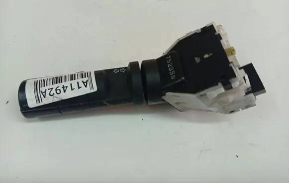 Nissan Qashqai Indicator stalk 7523SN