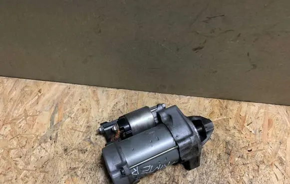 Mercedes-Benz Sprinter W906 Starter motor A0061514501 4280005510