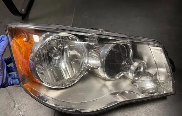 Chrysler Town & Country V Headlight/headlamp