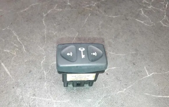Rover Land Rover Fog light switch YUF101530LNF